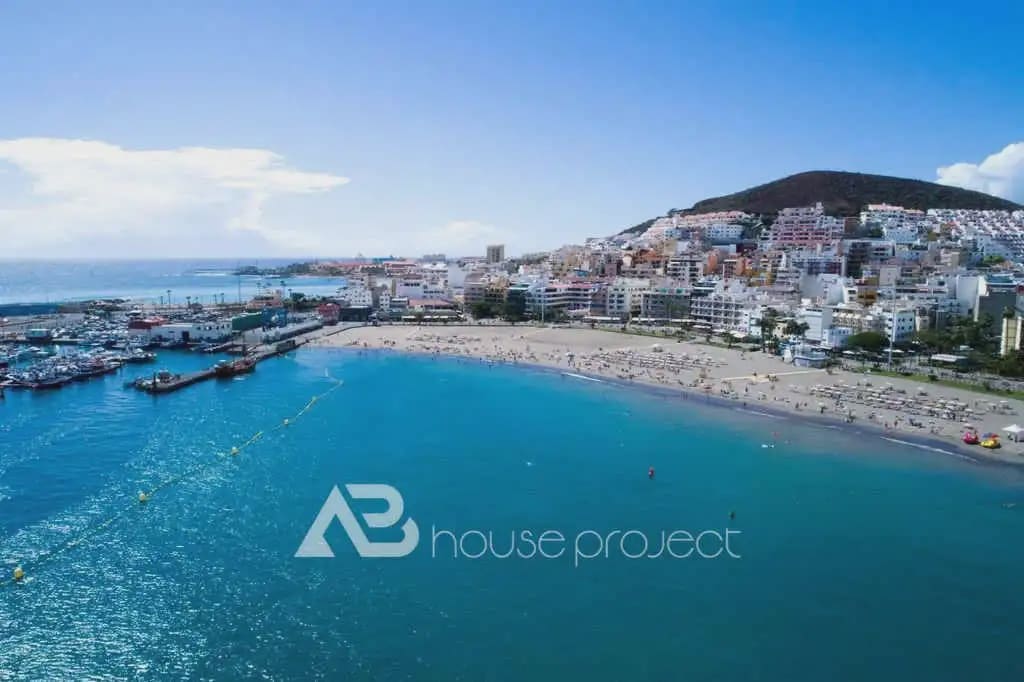 2 soveværelse Lejlighed til salg i Arona - € 385.000 (Ref: 9788023)