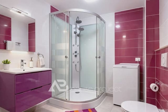 1 chambre Appartement à vendre à Los Cristianos, Arona avec piscine garage - 275 000 € (Ref: 9788024)