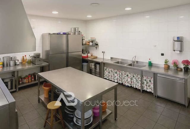 10 makuuhuone Hotelli myytävänä paikassa Monterroso - 1 245 000 € (Ref: 9788026)