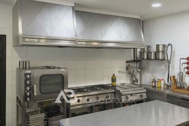 10 makuuhuone Hotelli myytävänä paikassa Monterroso - 1 245 000 € (Ref: 9788026)