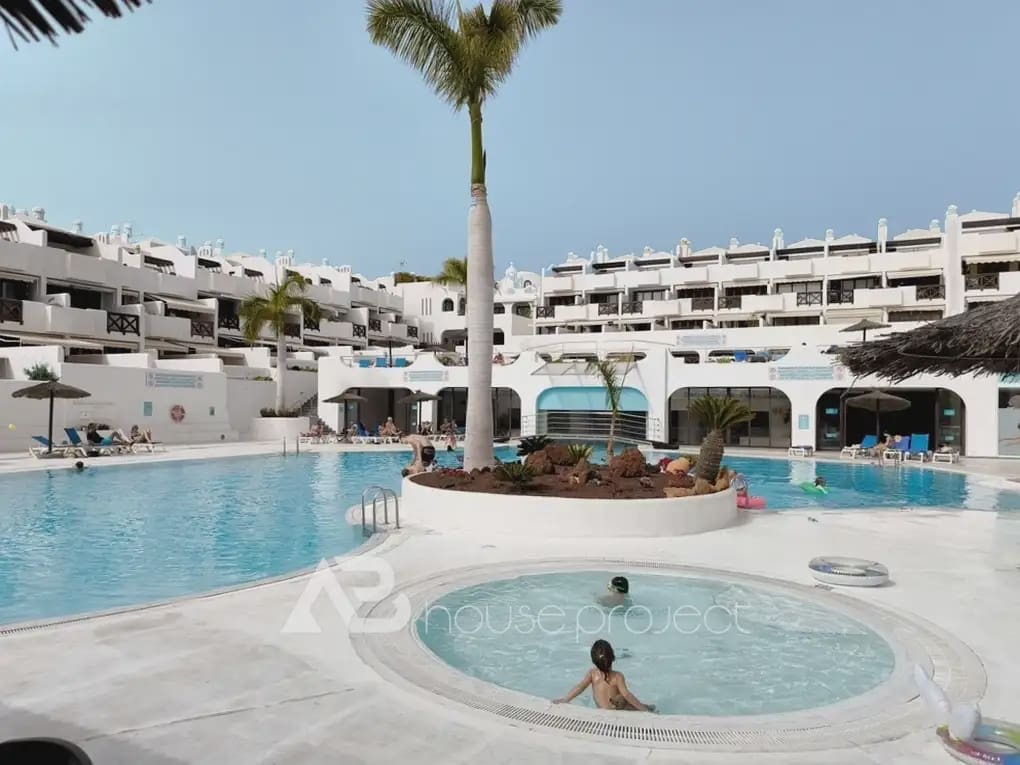 3 Zimmer Wohnung zu verkaufen in Adeje mit Pool - 425.000 € (Ref: 9788027)