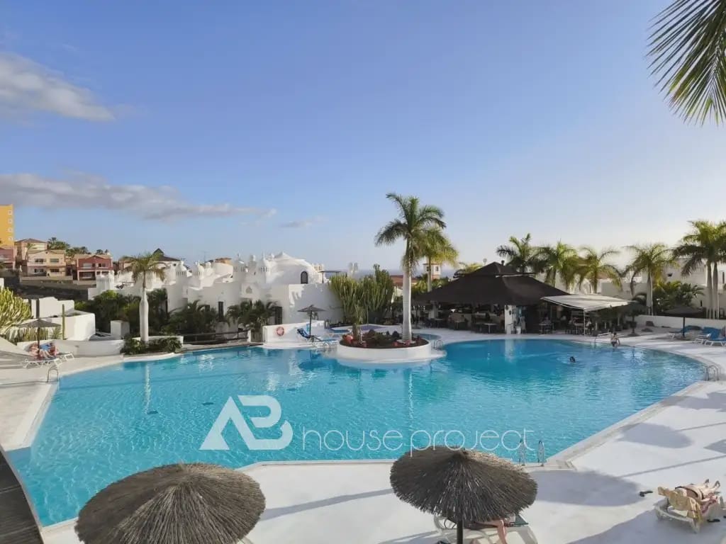 3 Zimmer Wohnung zu verkaufen in Adeje mit Pool - 425.000 € (Ref: 9788027)