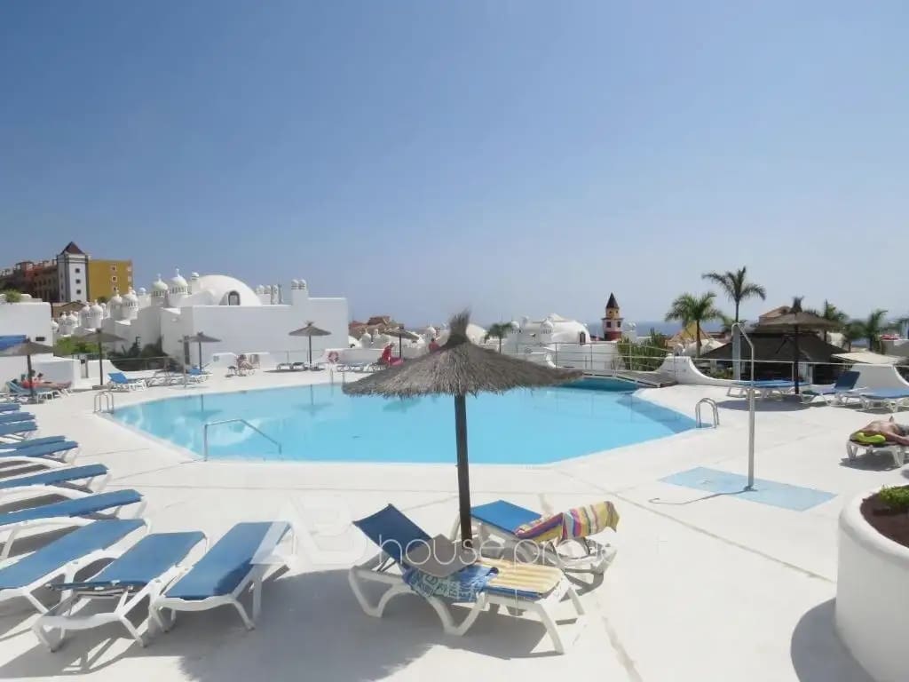 2 Zimmer Wohnung zu verkaufen in Adeje mit Pool Garage - 475.000 € (Ref: 9788028)