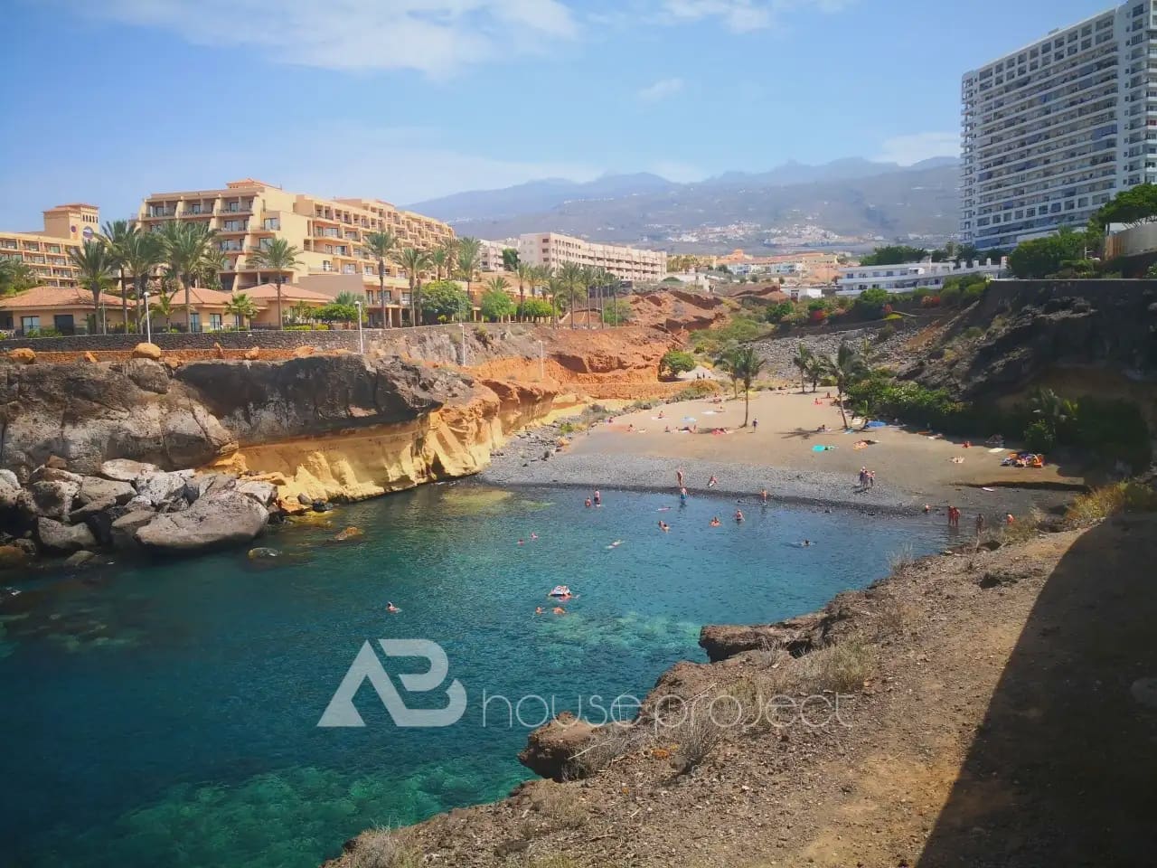 3 slaapkamer Flat te koop in Adeje met zwembad garage - € 640.000 (Ref: 9788831)