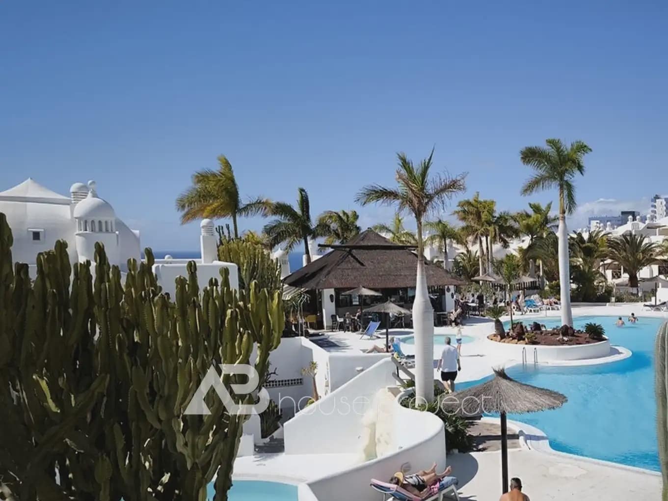 3 slaapkamer Flat te koop in Adeje met zwembad garage - € 640.000 (Ref: 9788831)