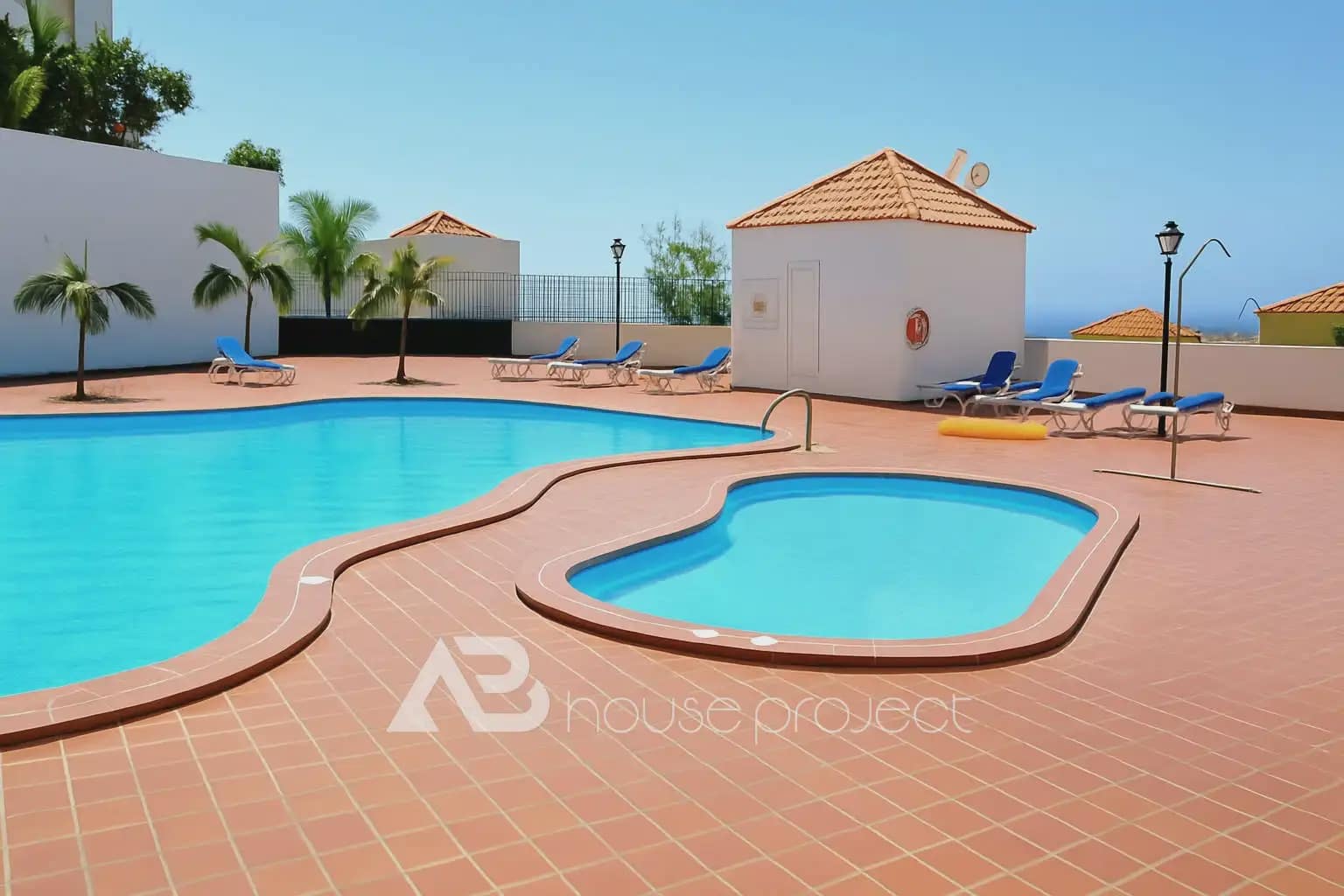Piso de 1 habitación en Adeje en venta con piscina garaje - 320.000 € (Ref: 9788836)