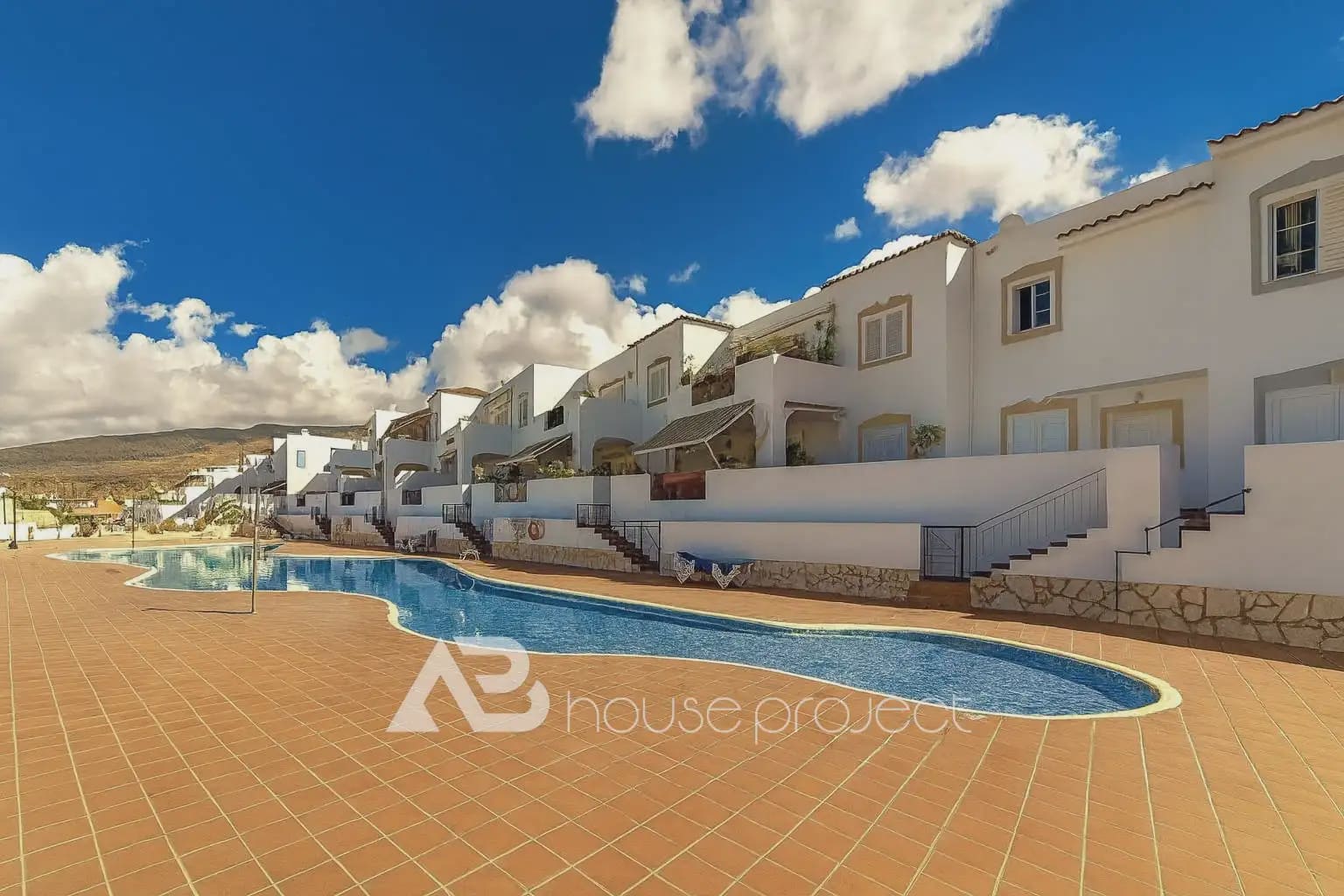 Piso de 1 habitación en Adeje en venta con piscina garaje - 320.000 € (Ref: 9788836)