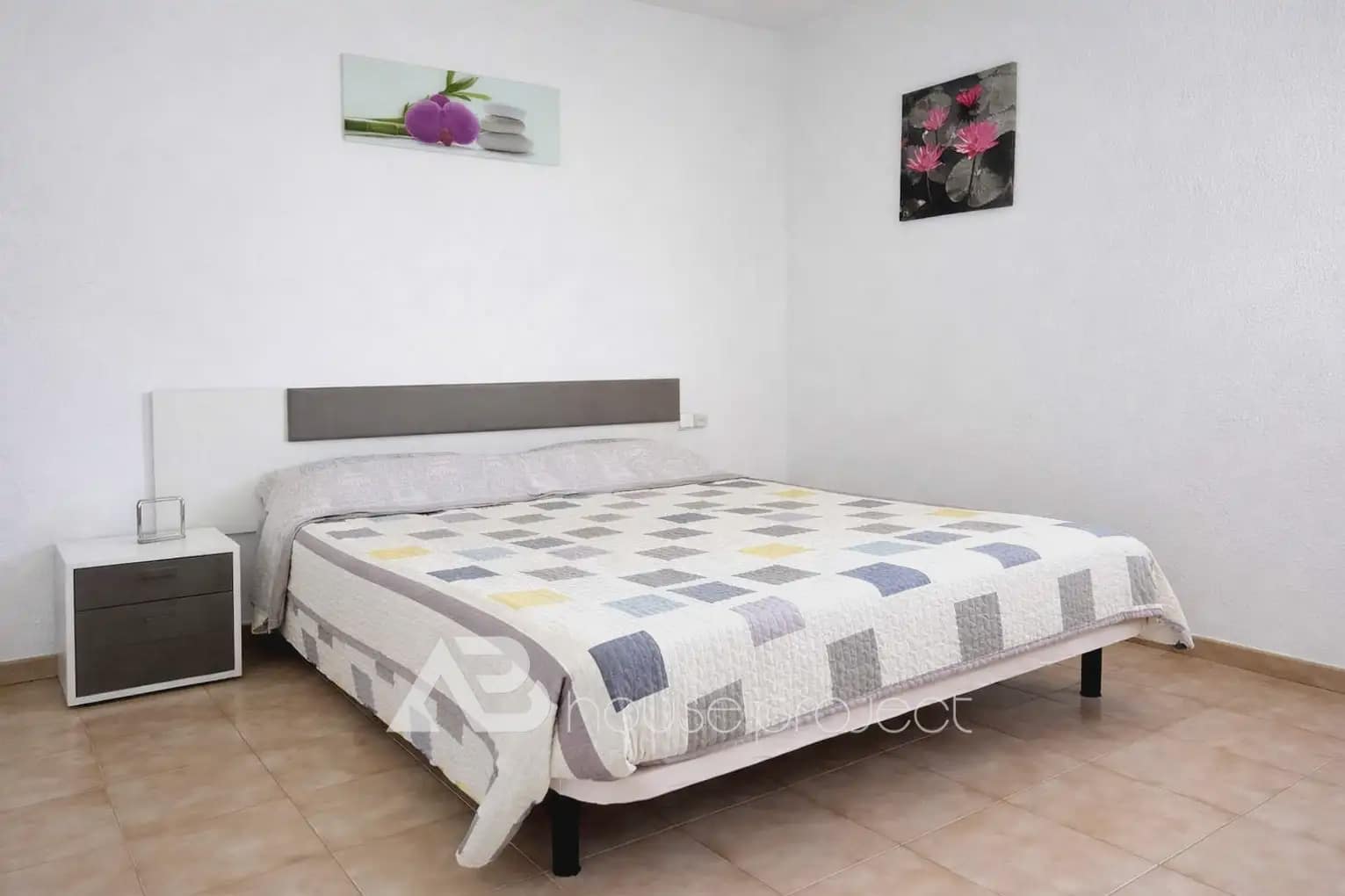 1 bedroom Flat for sale in Arona with garage - € 275,000 (Ref: 9829903)