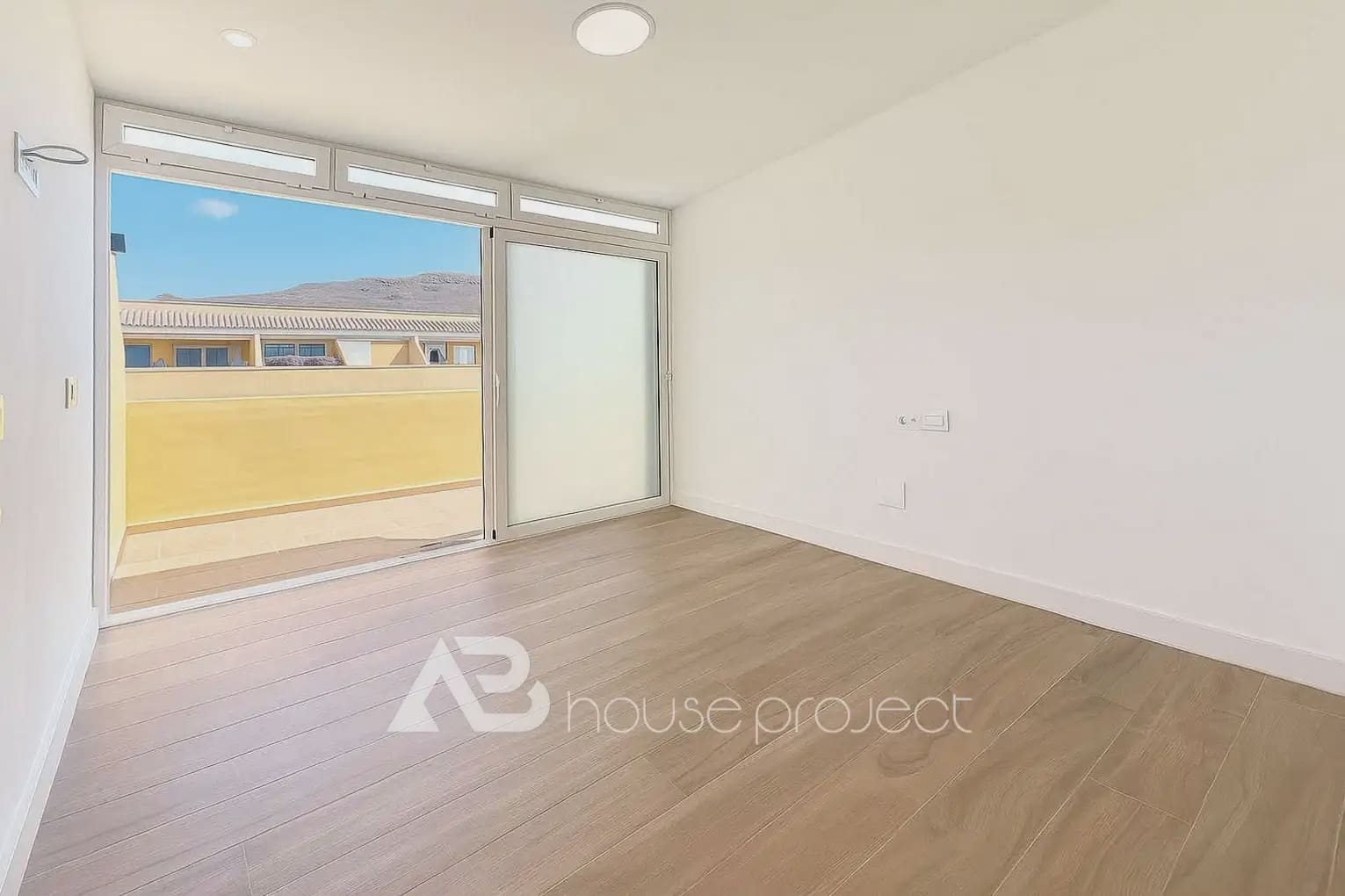 3 soverom Hus til salgs i Arona med garasje - € 290 000 (Ref: 9863587)