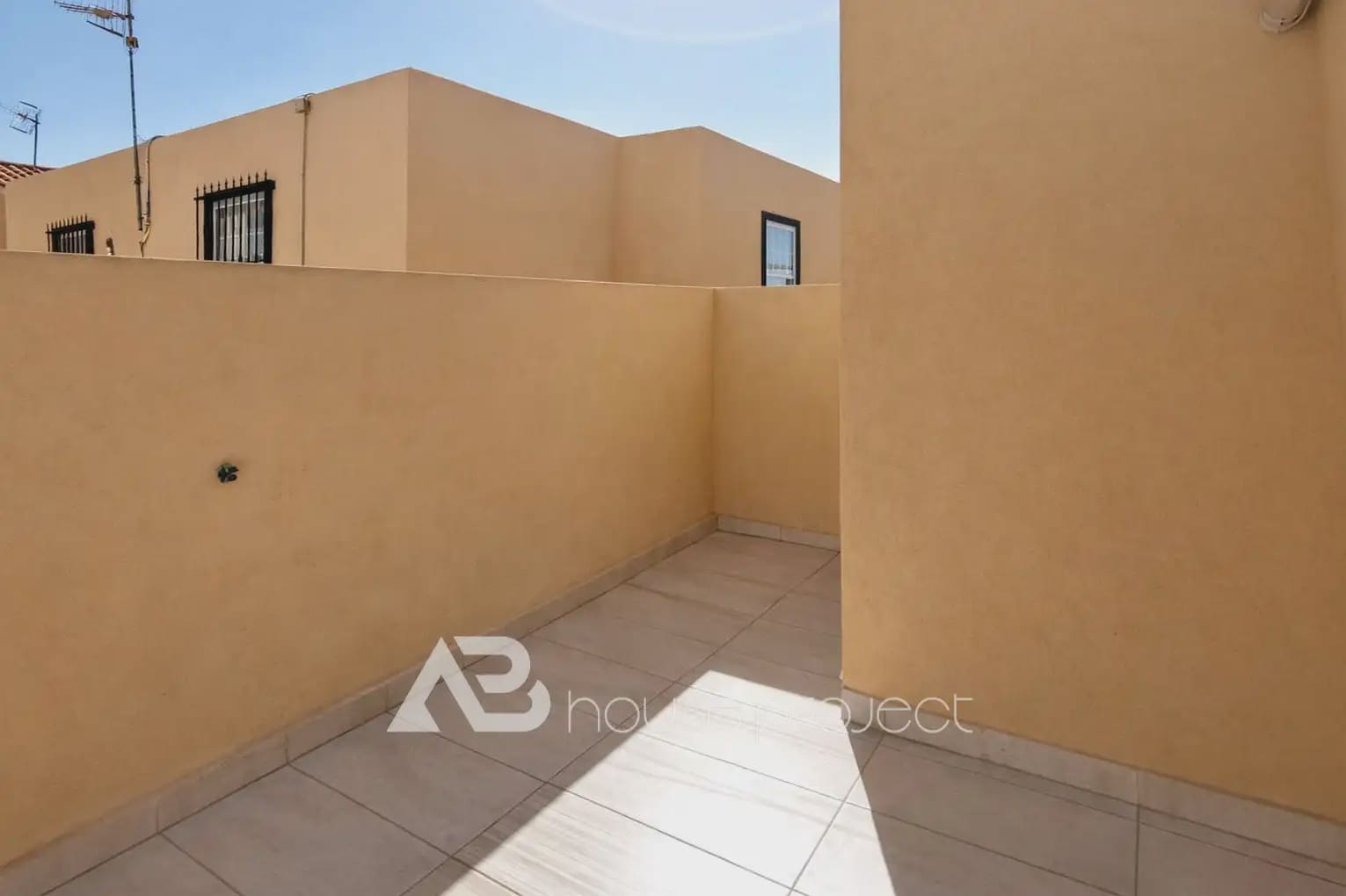 4 Zimmer Villa zu verkaufen in Arona mit Garage - 478.000 € (Ref: 9950402)