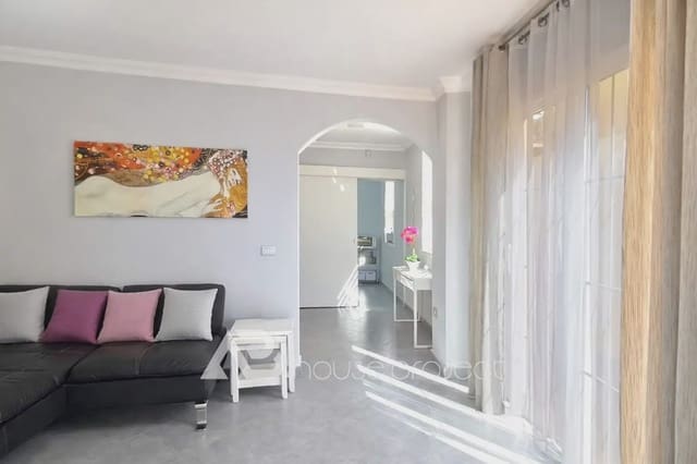 4 Zimmer Villa zu verkaufen in Arona mit Garage - 478.000 € (Ref: 9950402)