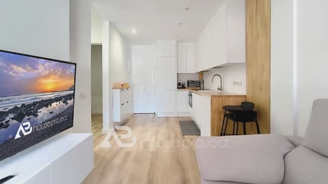 2 soverom Leilighet til salgs i Los Cristianos, Arona med svømmebasseng - € 350 000 (Ref: 9971640)