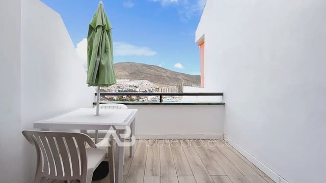 2 soverom Leilighet til salgs i Los Cristianos, Arona med svømmebasseng - € 350 000 (Ref: 9971640)