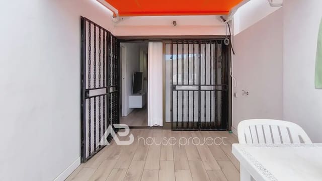 2 soverom Leilighet til salgs i Los Cristianos, Arona med svømmebasseng - € 350 000 (Ref: 9971640)