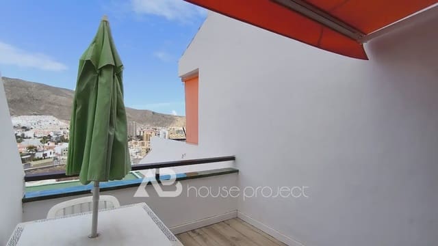 2 soverom Leilighet til salgs i Los Cristianos, Arona med svømmebasseng - € 350 000 (Ref: 9971640)