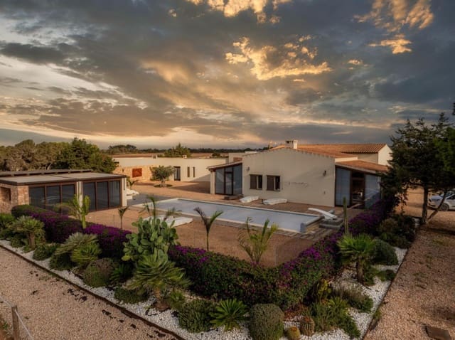 8 soveværelse Villa til salg i Formentera kommune med swimmingpool garage - € 3.180.000 (Ref: 10033317)