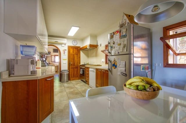 6 sovrum Villa till salu i Altea med pool garage - 1 990 000 € (Ref: 7931843)