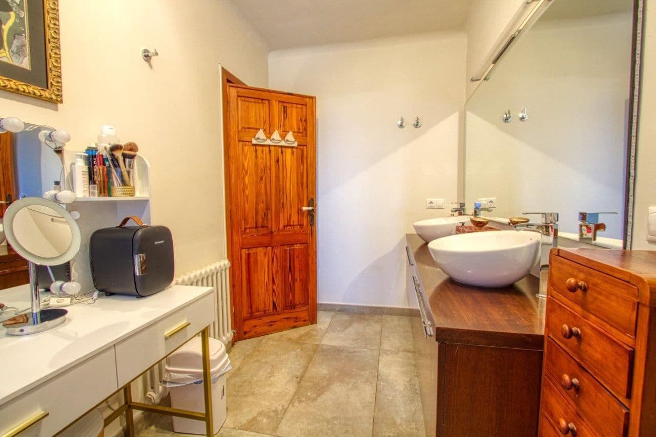 6 bedroom Villa for sale in Altea with pool garage - € 1,990,000 (Ref: 7931843)