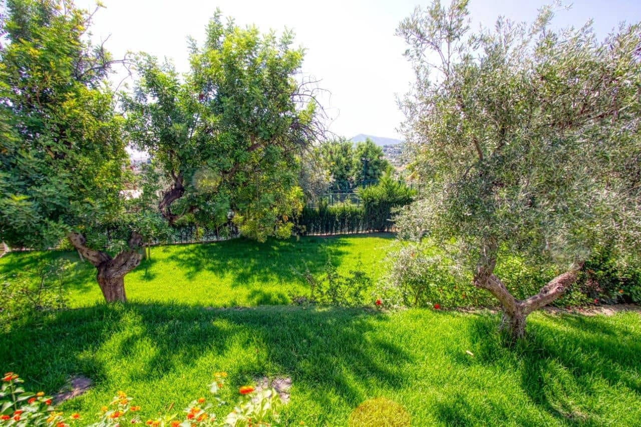 6 bedroom Villa for sale in Altea with pool garage - € 1,990,000 (Ref: 7931843)