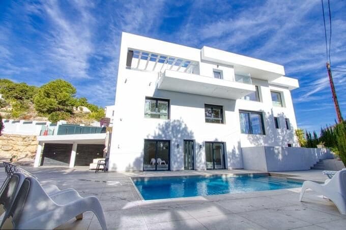 4 bedroom Villa for sale in Calpe / Calp with pool garage - € 900,000 (Ref: 8116729)