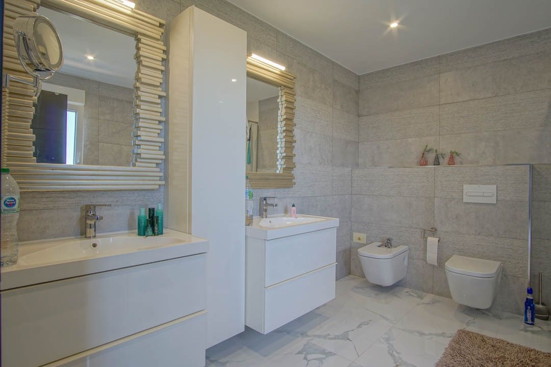 8 bedroom Villa for sale in La Nucia with pool - € 2,500,000 (Ref: 8297788)