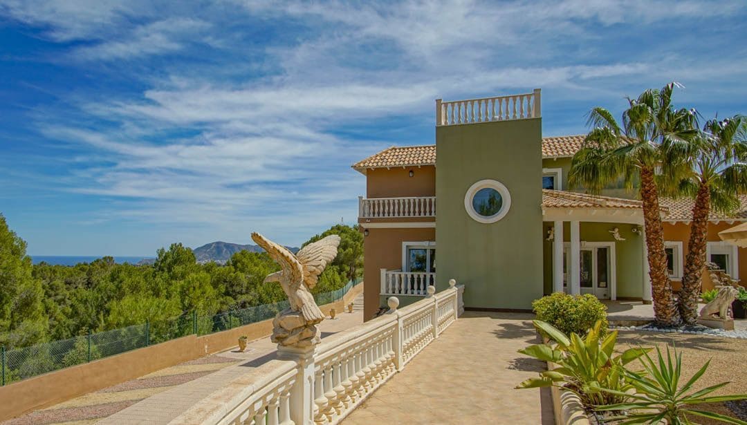 8 bedroom Villa for sale in La Nucia with pool - € 2,500,000 (Ref: 8297788)