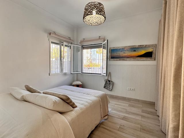 Chalet de 5 habitaciones en Calpe / Calp en venta - 670.000 € (Ref: 8422970)