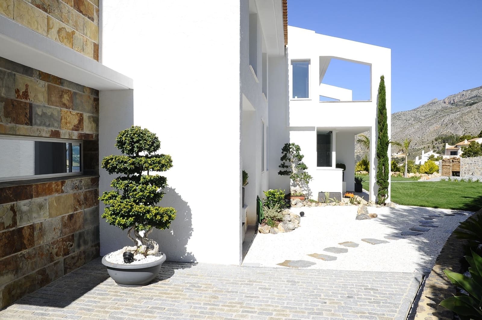 7 bedroom Villa for sale in Altea with pool garage - € 4,750,000 (Ref: 8446391)
