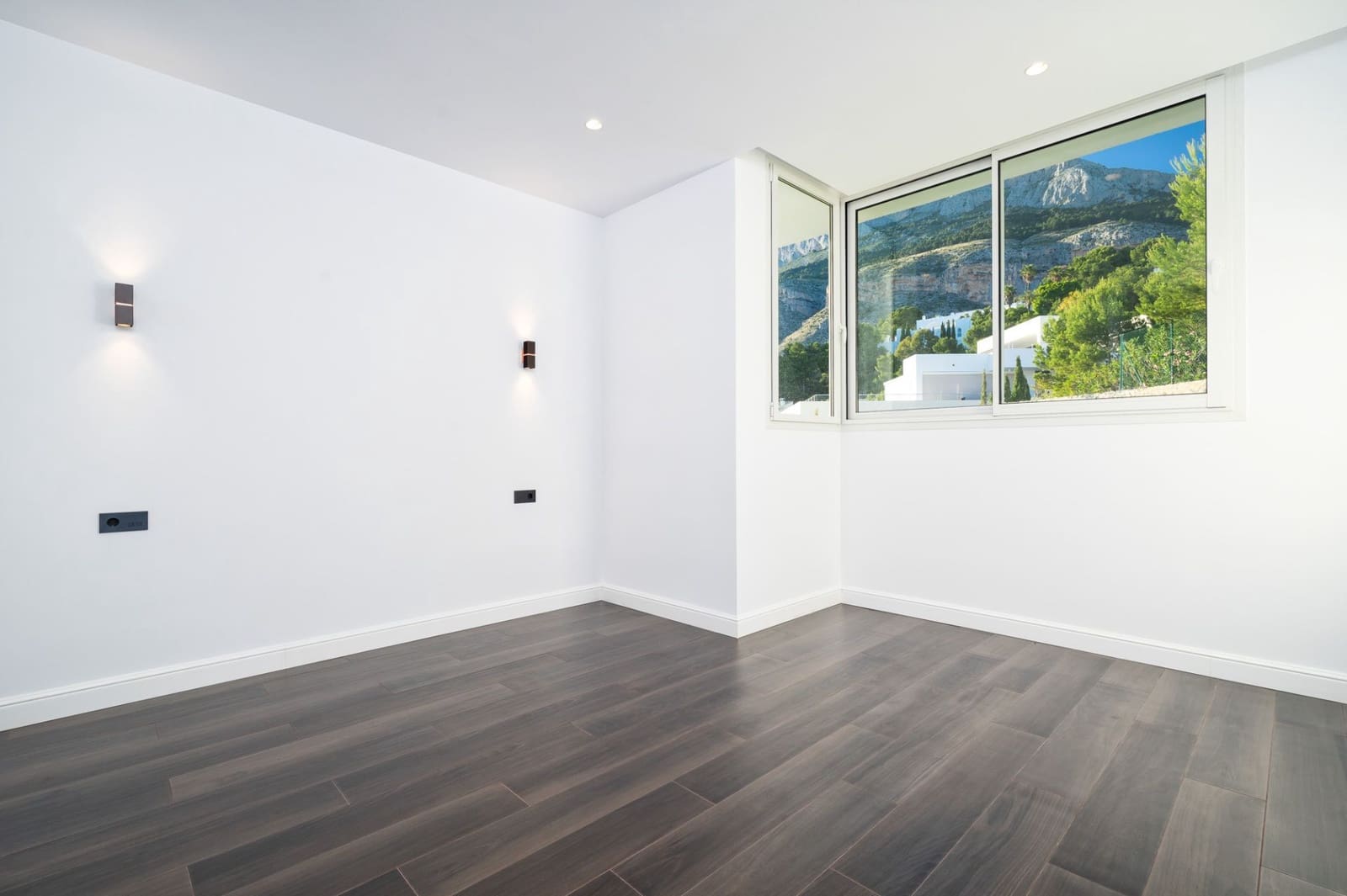 7 bedroom Villa for sale in Altea with pool garage - € 4,750,000 (Ref: 8446391)