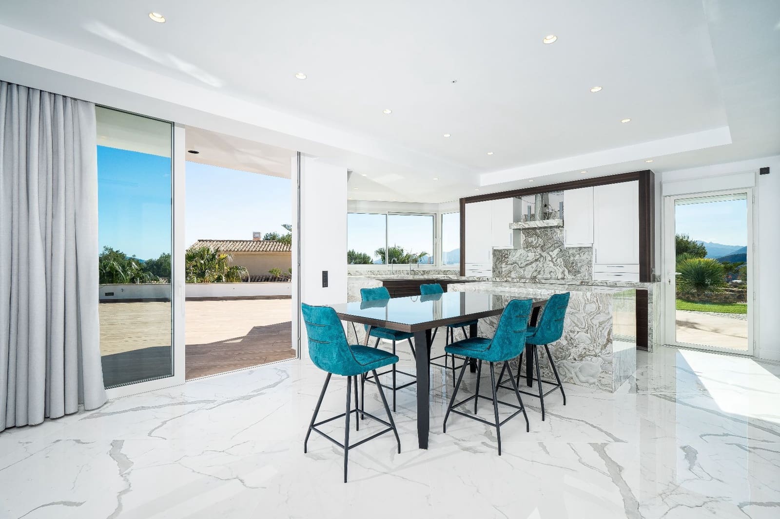 7 bedroom Villa for sale in Altea with pool garage - € 4,750,000 (Ref: 8446391)