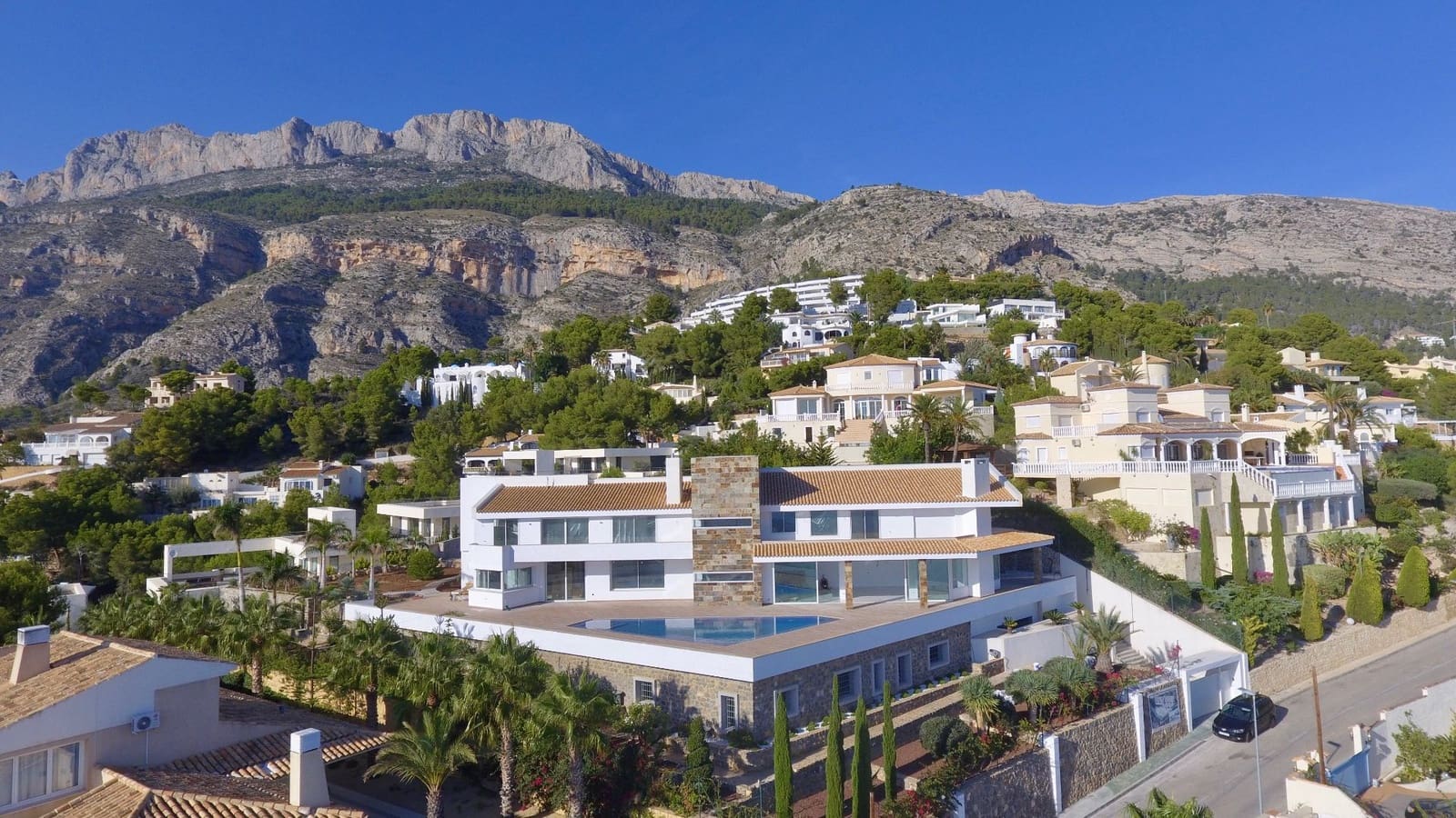 7 bedroom Villa for sale in Altea with pool garage - € 4,750,000 (Ref: 8446391)