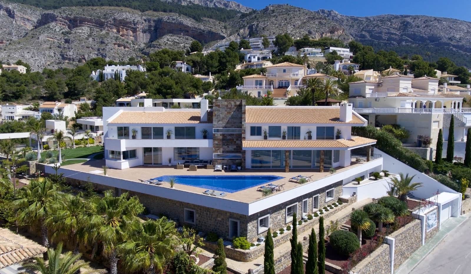 7 bedroom Villa for sale in Altea with pool garage - € 4,750,000 (Ref: 8446391)