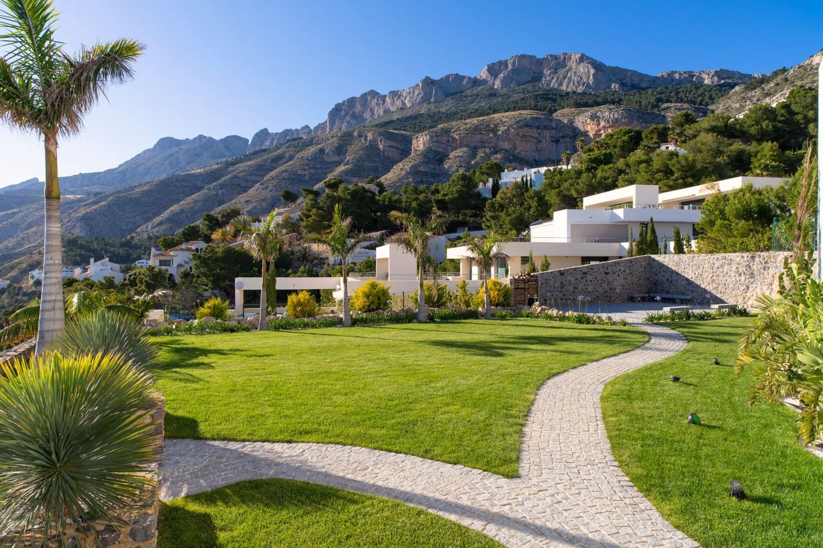 7 bedroom Villa for sale in Altea with pool garage - € 4,750,000 (Ref: 8446391)