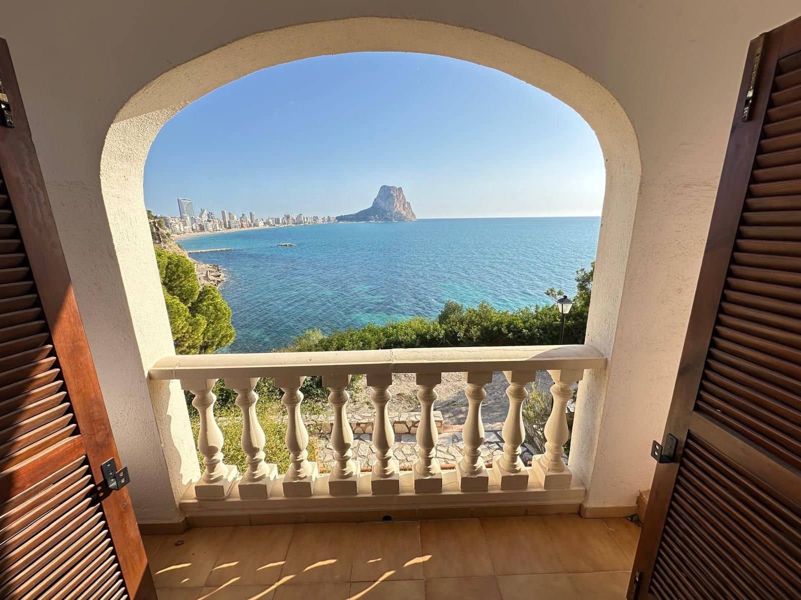 4 makuuhuone Huvila myytävänä paikassa Calpe / Calp mukana uima-altaan 
autotalli - 529 500 € (Ref: 8703646)