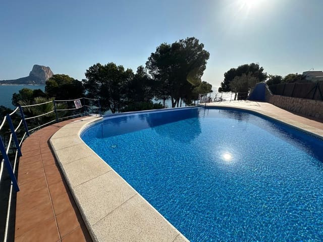 4 makuuhuone Huvila myytävänä paikassa Calpe / Calp mukana uima-altaan 
autotalli - 529 500 € (Ref: 8703646)