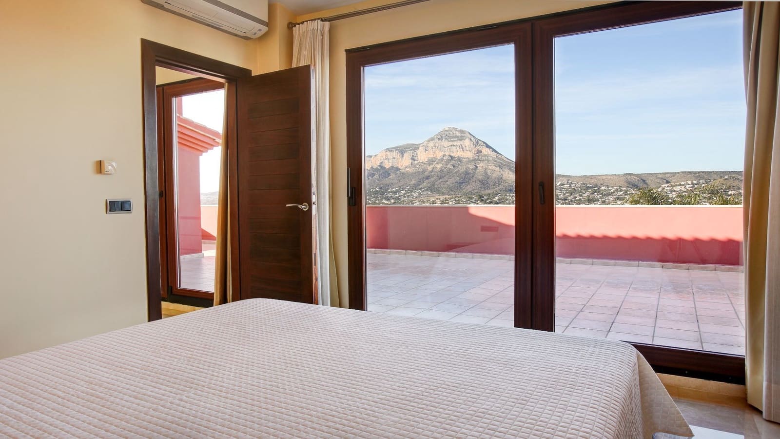 5 soveværelse Villa til salg i Adsubia med swimmingpool garage - € 1.390.000 (Ref: 8851162)