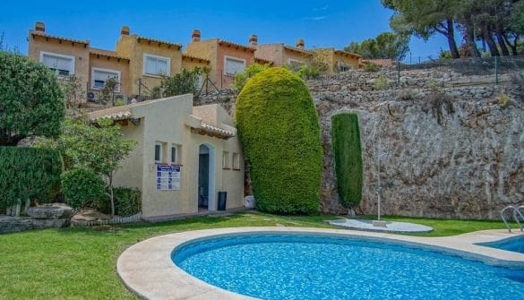2 bedroom Villa for sale in Altea with pool garage - € 315,000 (Ref: 9110033)