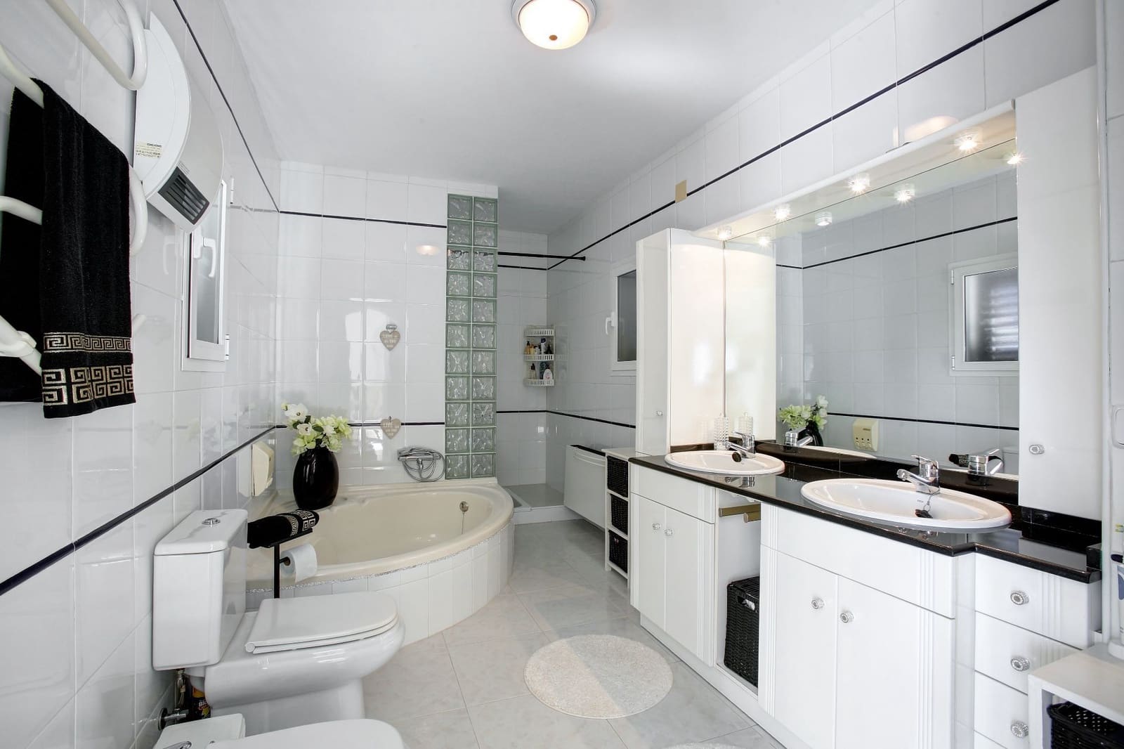 4 bedroom Villa for sale in Calpe / Calp with pool garage - € 995,000 (Ref: 9395723)