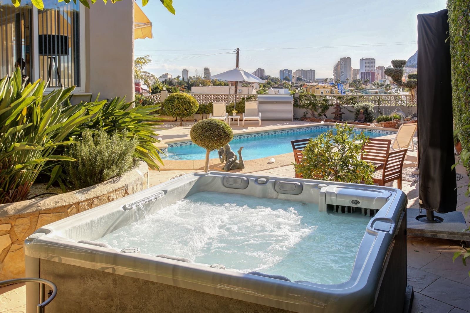 4 bedroom Villa for sale in Calpe / Calp with pool garage - € 995,000 (Ref: 9395723)