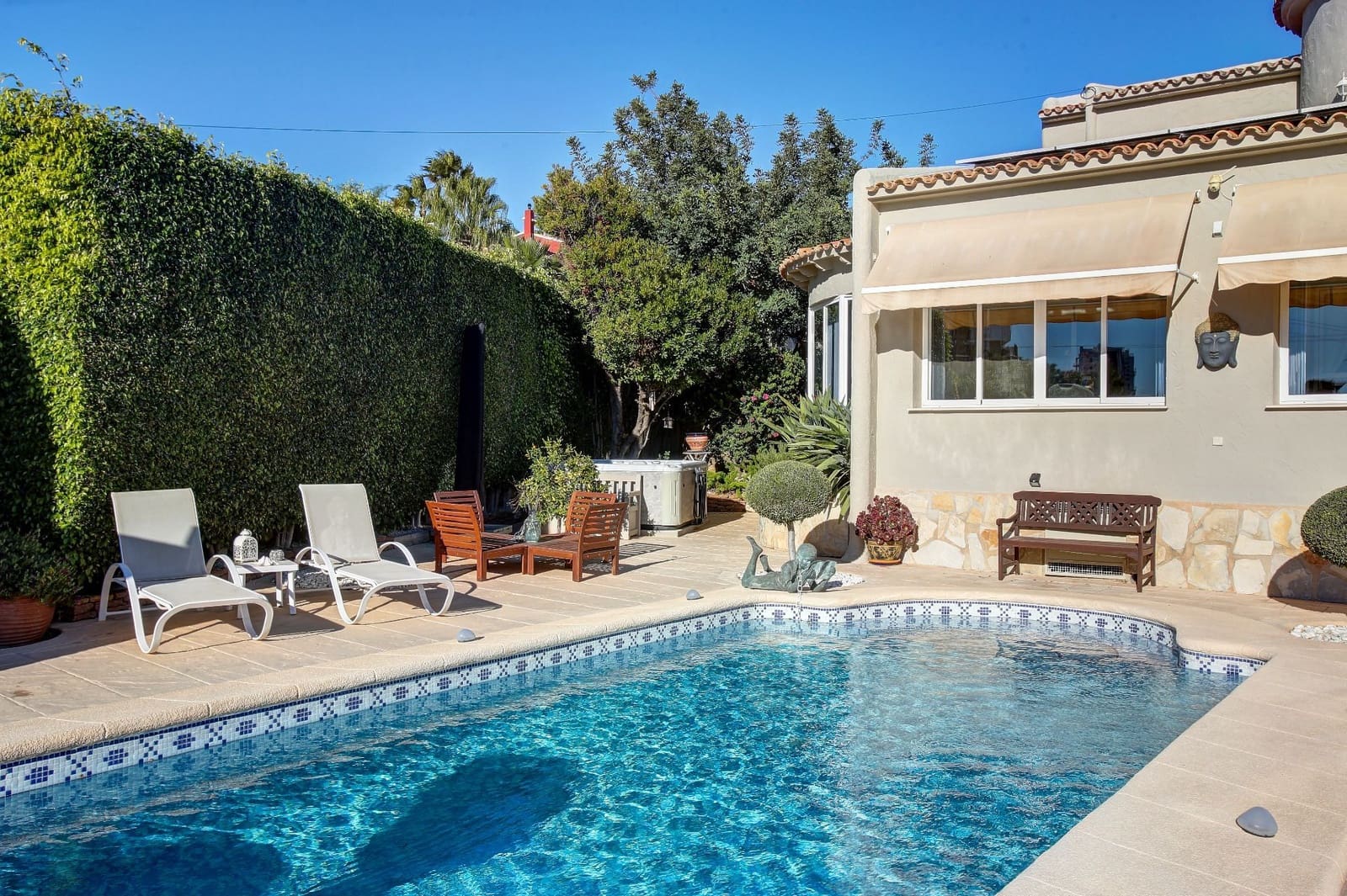 4 bedroom Villa for sale in Calpe / Calp with pool garage - € 995,000 (Ref: 9395723)