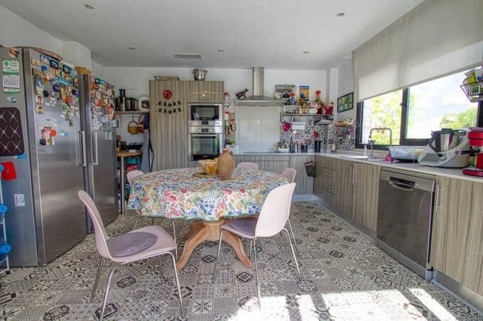 4 bedroom Villa for sale in Polop with pool garage - € 895,000 (Ref: 9402889)