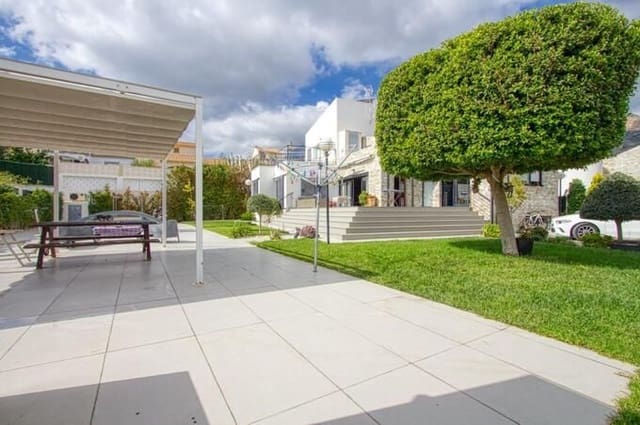 4 makuuhuone Huvila myytävänä paikassa Polop mukana uima-altaan 
autotalli - 895 000 € (Ref: 9402889)