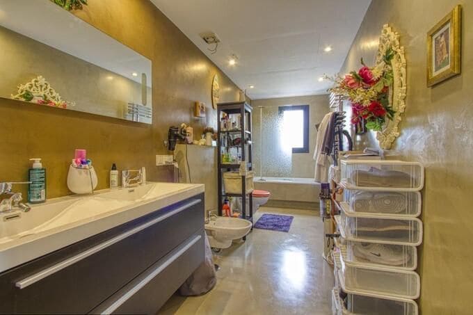 4 bedroom Villa for sale in Polop with pool garage - € 895,000 (Ref: 9402889)