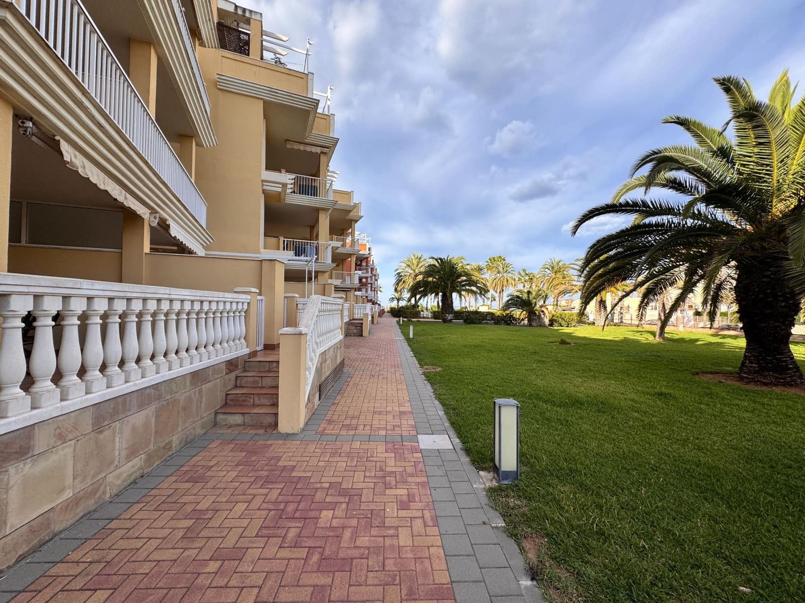 2 soverom Leilighet til salgs i Denia med svømmebasseng garasje - € 350 000 (Ref: 9445771)