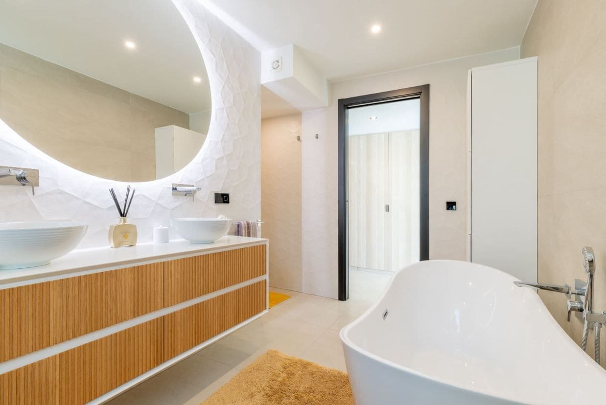 3 bedroom Villa for sale in Benissa with pool garage - € 2,600,000 (Ref: 9496860)