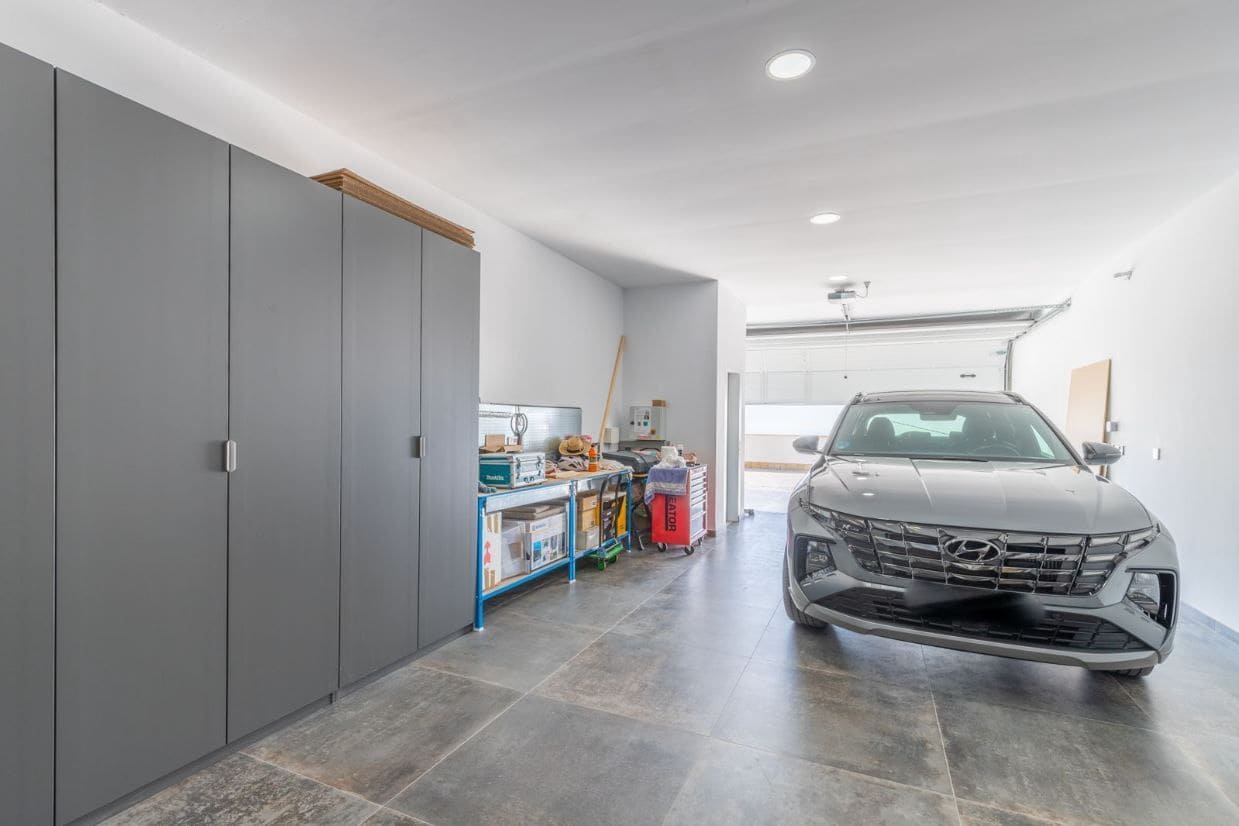 3 bedroom Villa for sale in Benissa with pool garage - € 2,600,000 (Ref: 9496860)