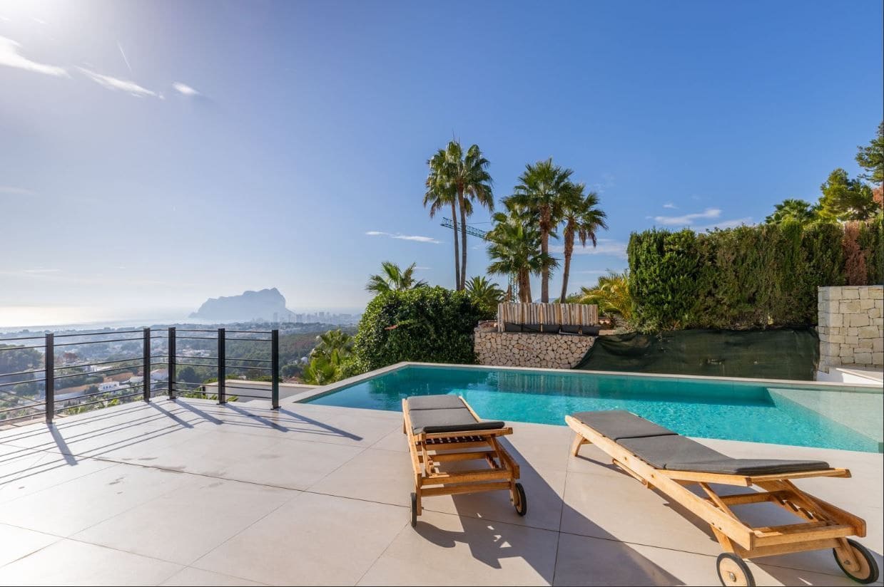 3 bedroom Villa for sale in Benissa with pool garage - € 2,600,000 (Ref: 9496860)