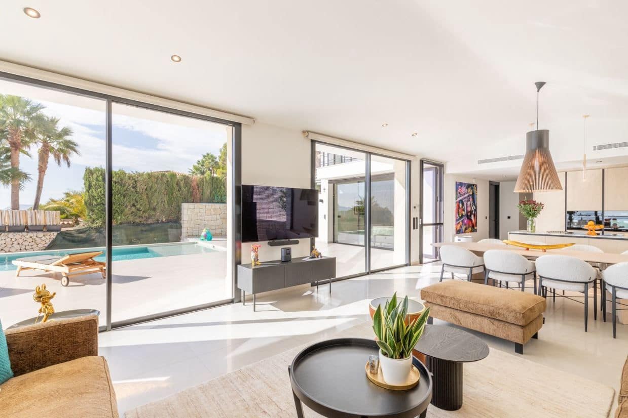 3 bedroom Villa for sale in Benissa with pool garage - € 2,600,000 (Ref: 9496860)