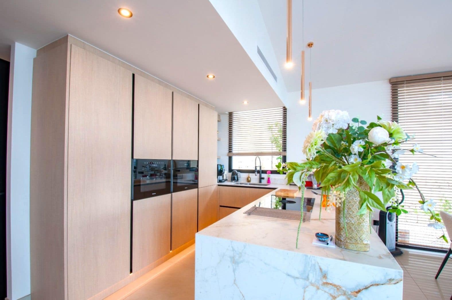 3 bedroom Villa for sale in Benissa with pool garage - € 2,600,000 (Ref: 9496860)