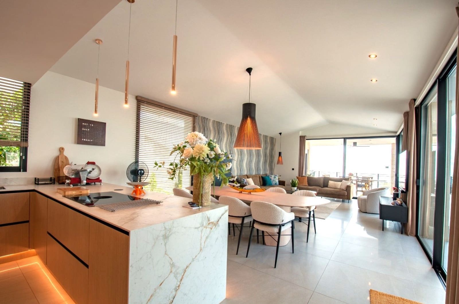 3 bedroom Villa for sale in Benissa with pool garage - € 2,600,000 (Ref: 9496860)